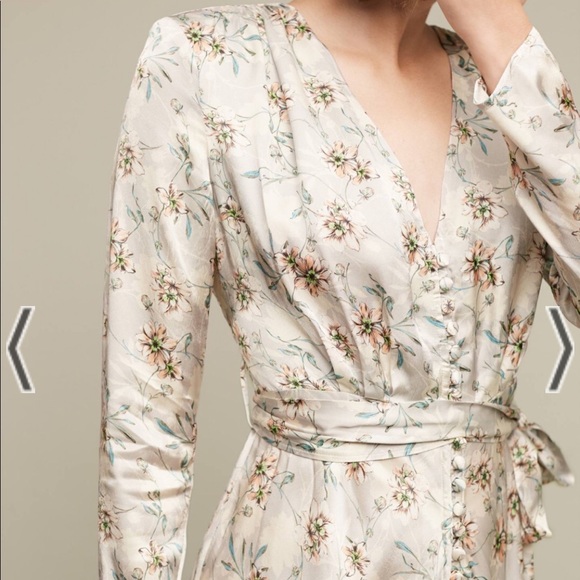 Dresses & Skirts - Floral feminine dress